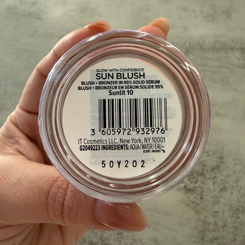 It Cosmetics GLOW WITH CONFIDENCE Sun Cream Blush - Picture 3 of 3